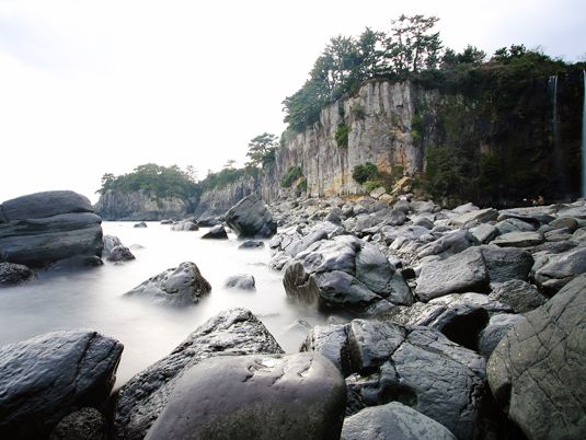 Rondreizen Zuid Korea Jeju waterval